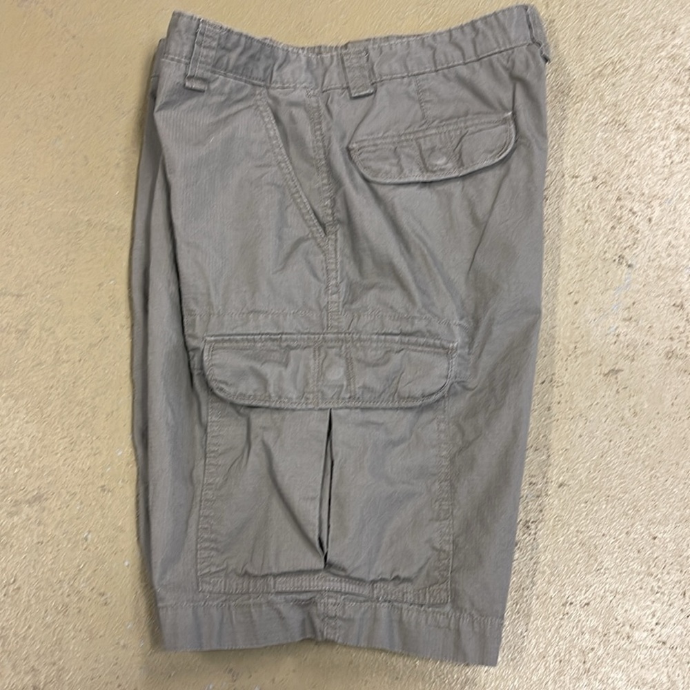 CHAPS Woodland Cotton Cargo Shorts Size 34 EUC